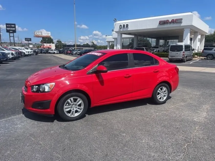 2015 Chevrolet Sonic LT photo 1