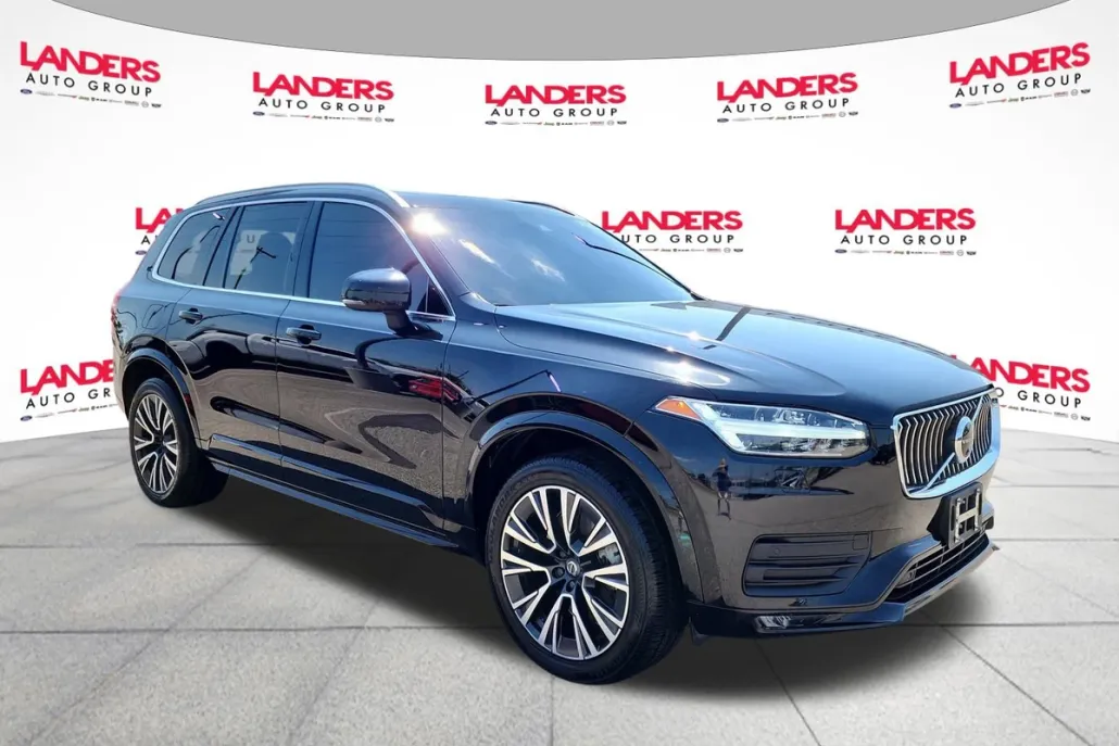 2020 Volvo XC90 Momentum photo 1