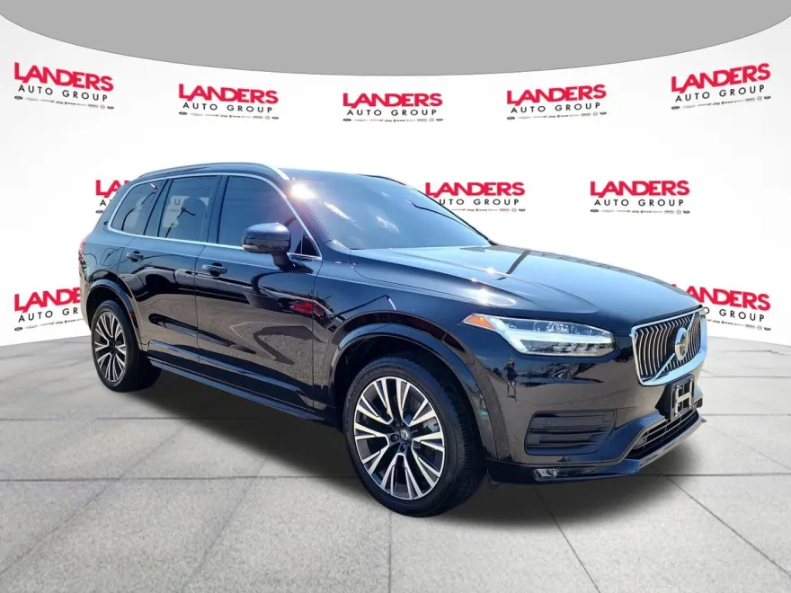 2020 Volvo XC90 Momentum photo 1