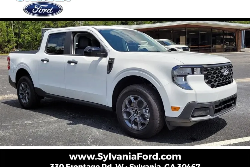 2025 Ford Maverick XLT photo 1