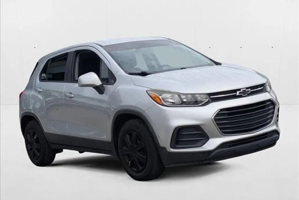 2017 Chevrolet Trax LS photo 1