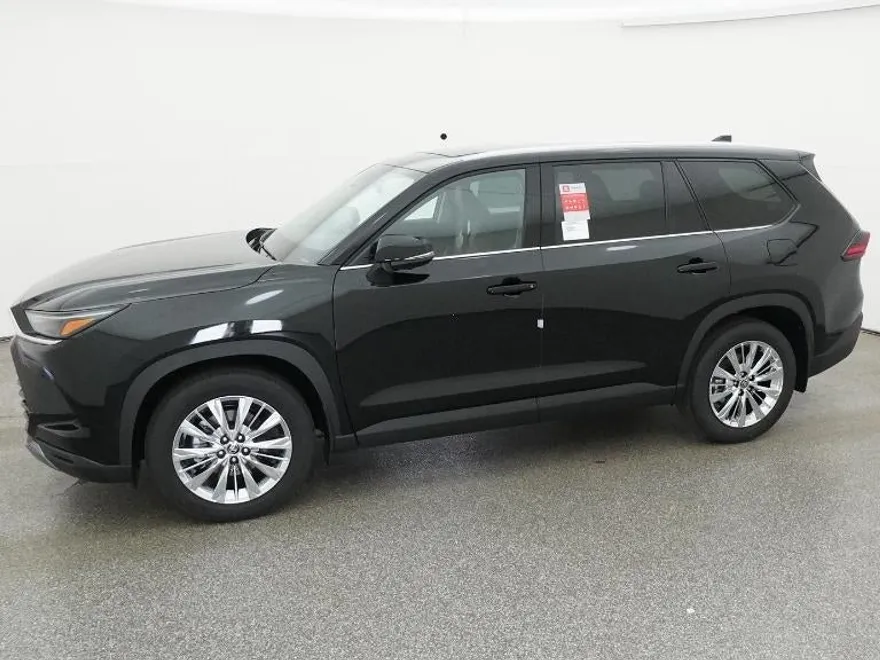 2026 Toyota Grand Highlander Platinum photo 1