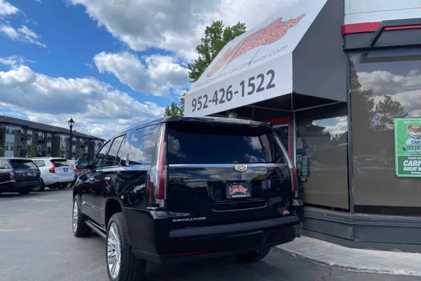 2018 Cadillac Escalade Platinum photo 1