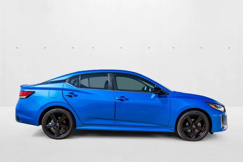 2024 Nissan Sentra SR photo 1