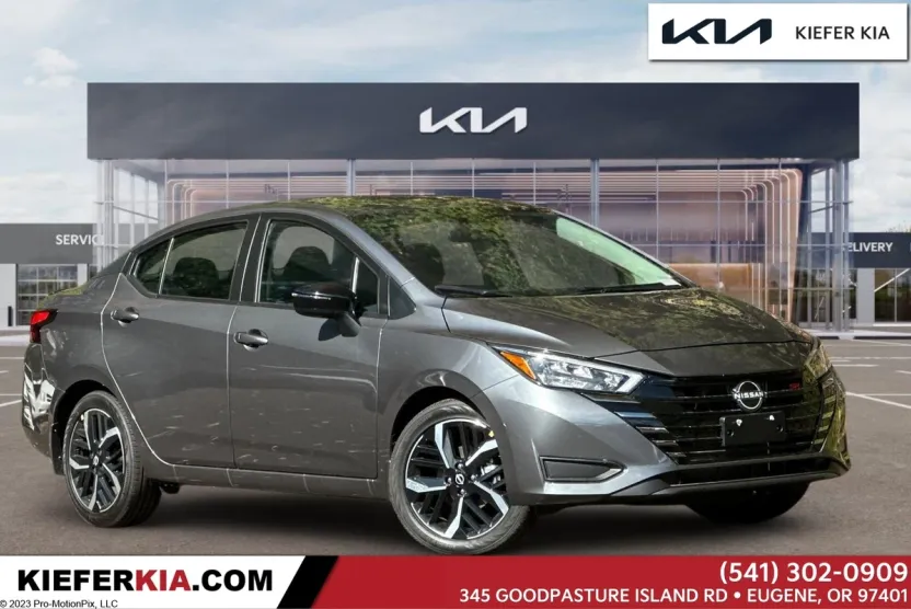 2025 Nissan Versa 1.6 SR photo 1