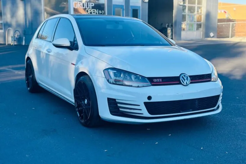 2017 Volkswagen Golf GTI Sport SE Autobahn photo 1
