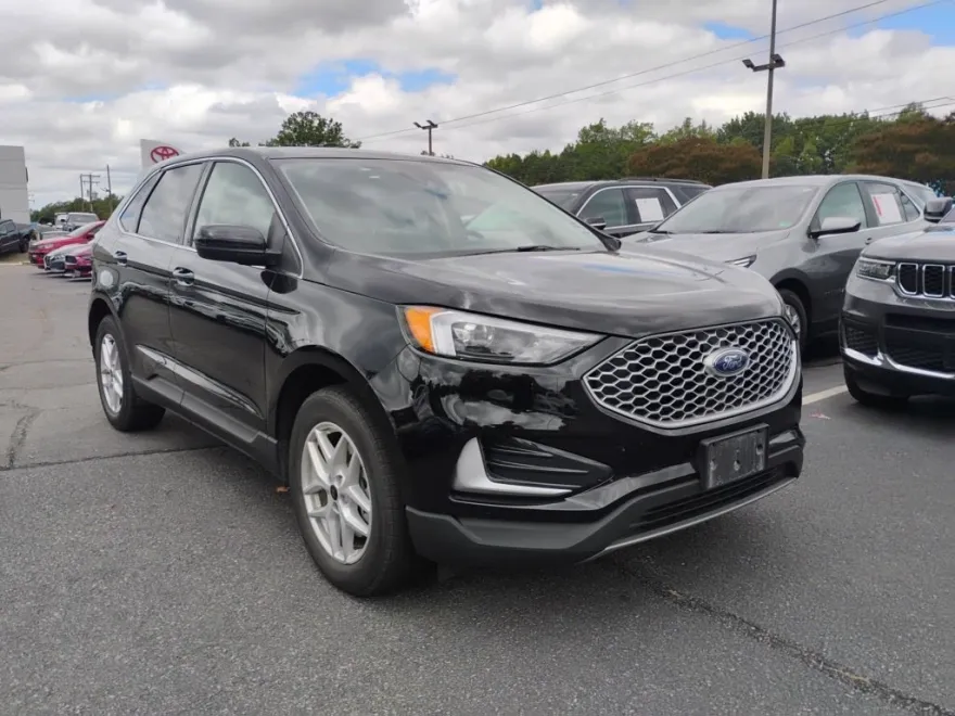 2024 Ford Edge SEL photo 1