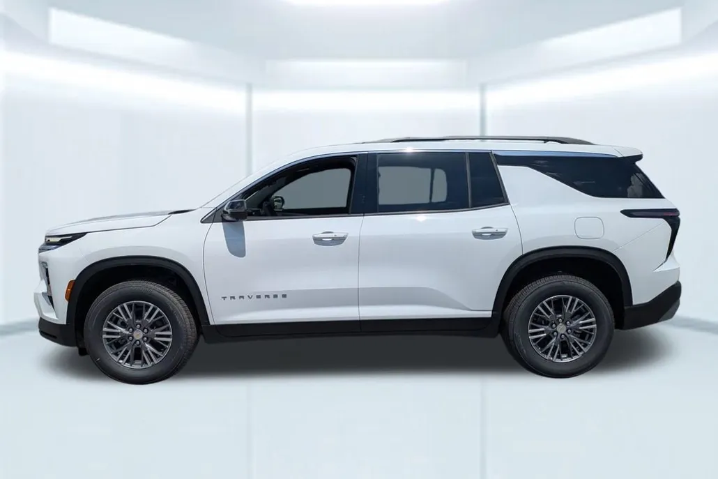 2025 Chevrolet Traverse photo 1
