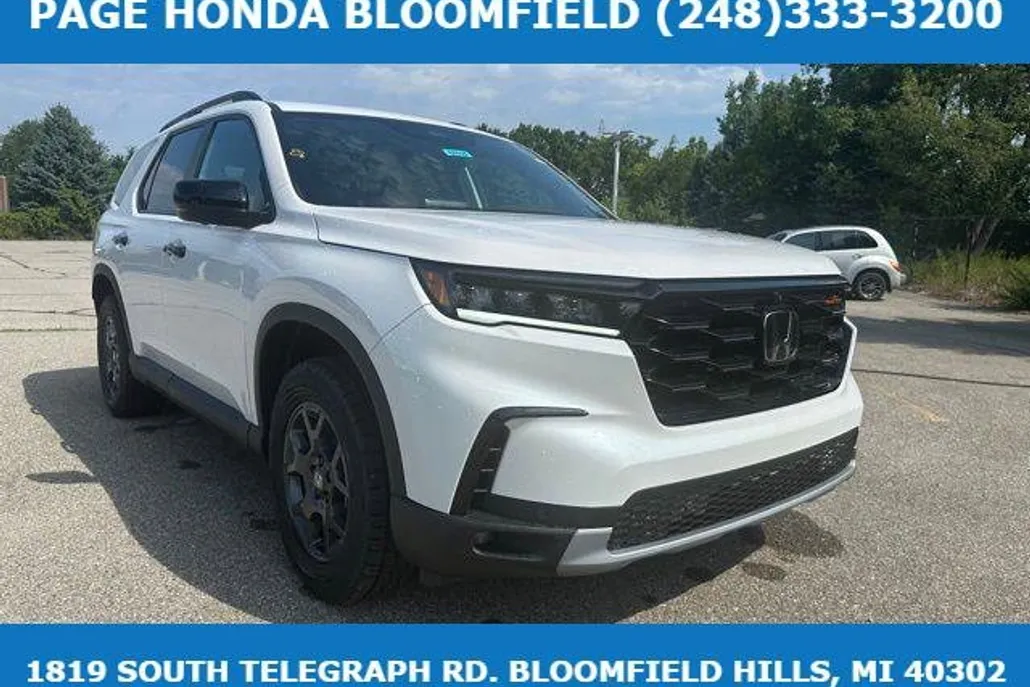 2025 Honda Pilot TrailSport photo 1