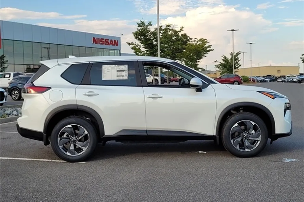 2026 Nissan Rogue SV photo 1