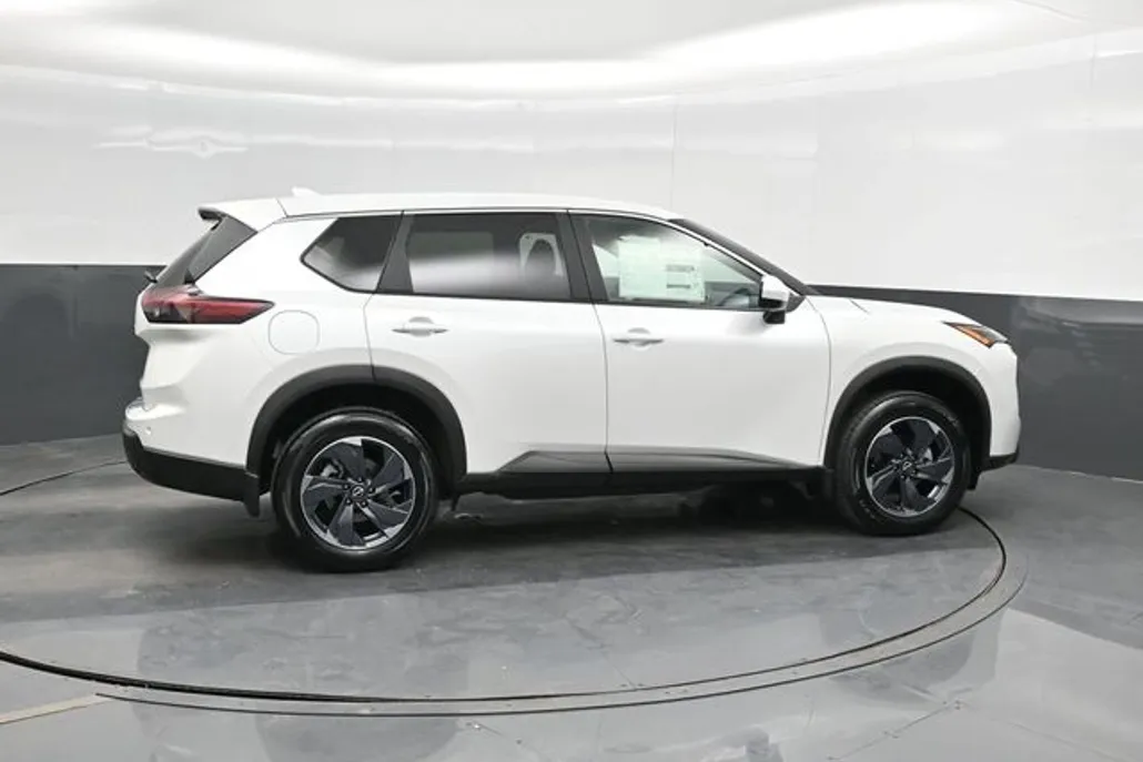 2026 Nissan Rogue SV photo 1
