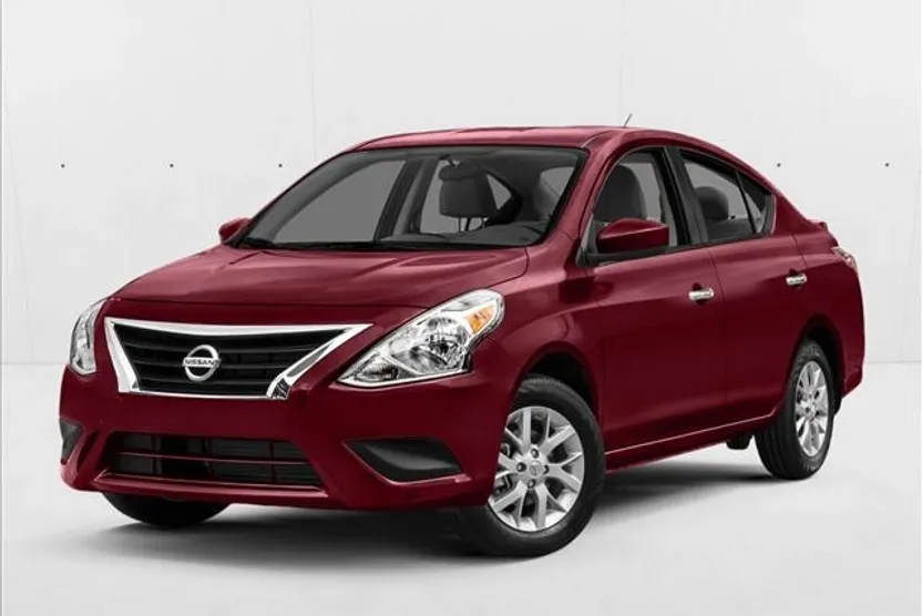 2017 Nissan Versa Plus photo 1