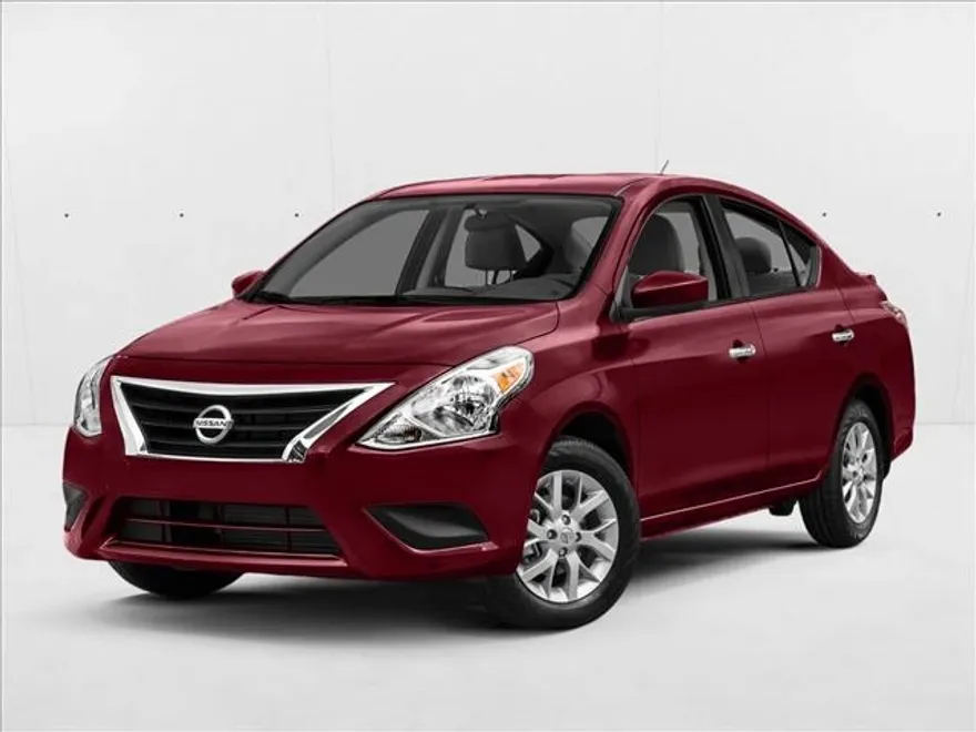 2017 Nissan Versa Plus photo 1