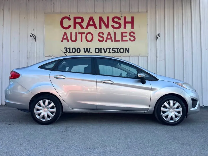 2013 Ford Fiesta SE photo 1