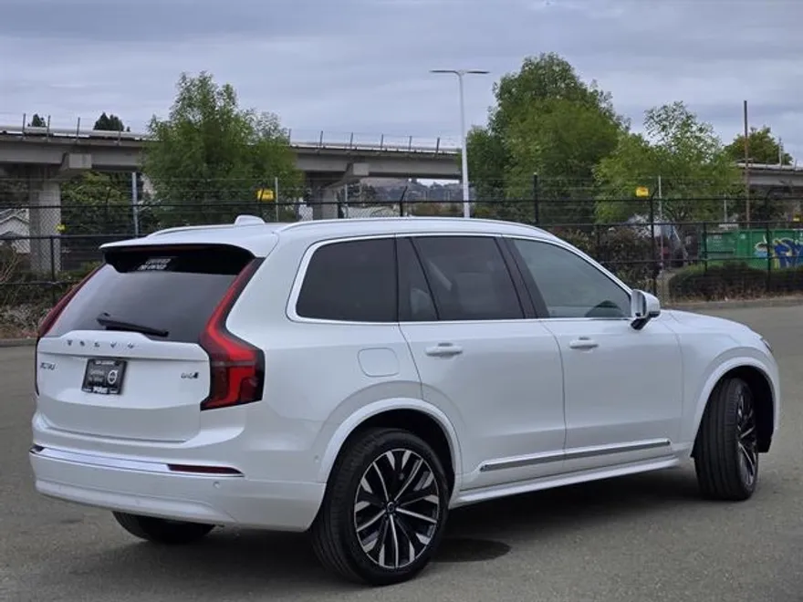 2025 Volvo XC90 Plus photo 1
