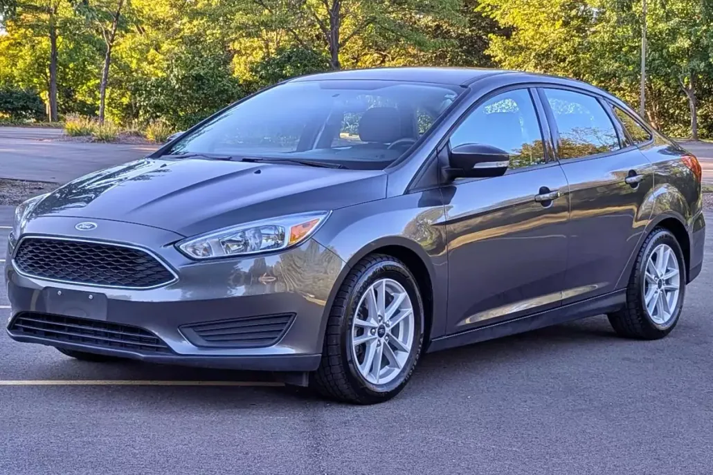 2017 Ford Focus SE photo 1