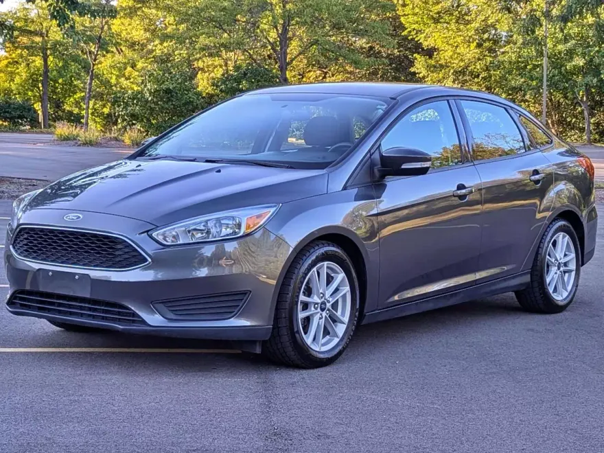 2017 Ford Focus SE photo 1