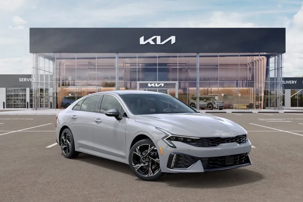2025 Kia K5 GT-Line photo 1