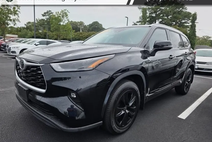 2022 Toyota Highlander XLE photo 1
