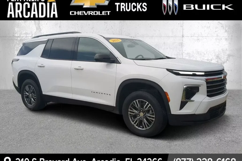 2025 Chevrolet Traverse photo 1