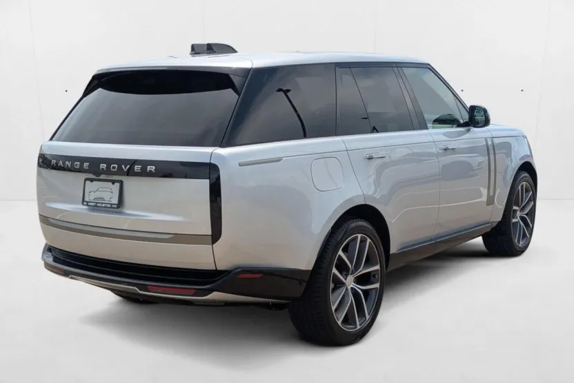 2025 Land Rover Range Rover SE photo 1