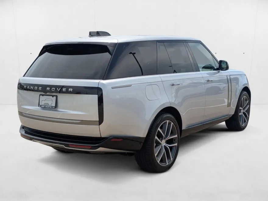 2025 Land Rover Range Rover SE photo 1