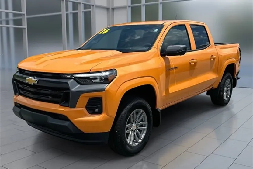 2026 Chevrolet Colorado LT photo 1