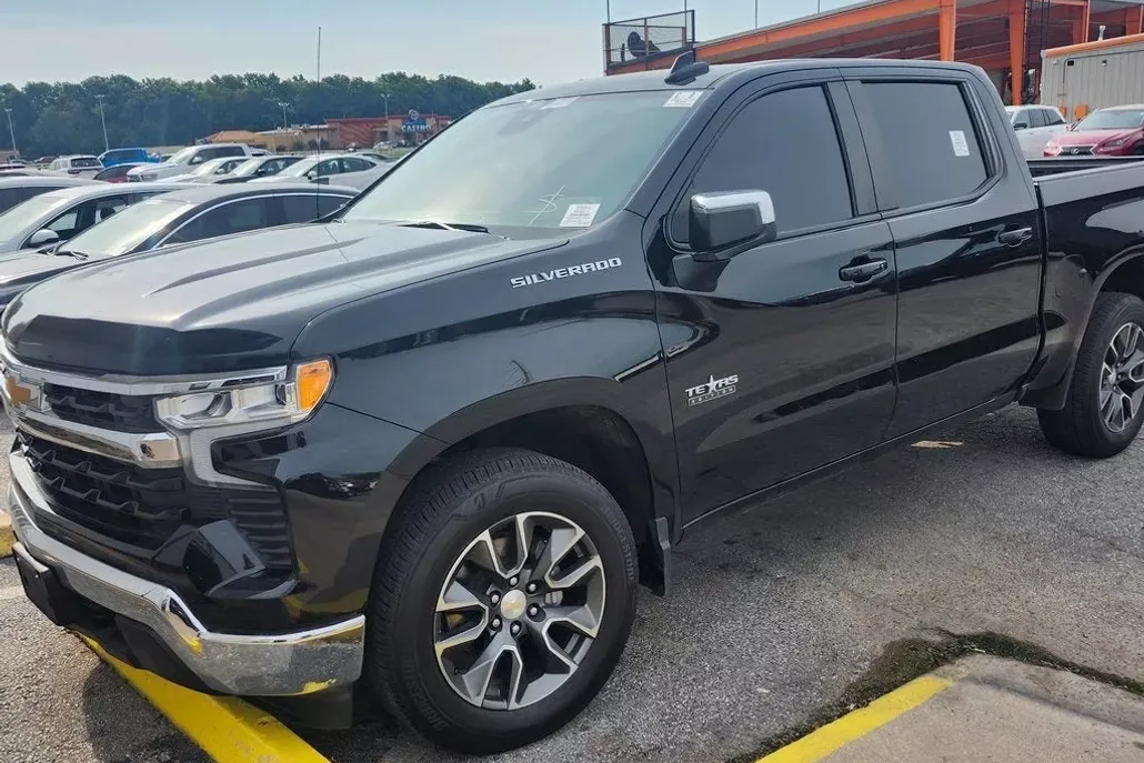 2023 Chevrolet Silverado 1500 LT Texas Edition photo 1