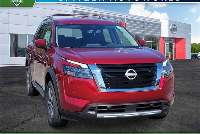 2025 Nissan Pathfinder SL photo 1