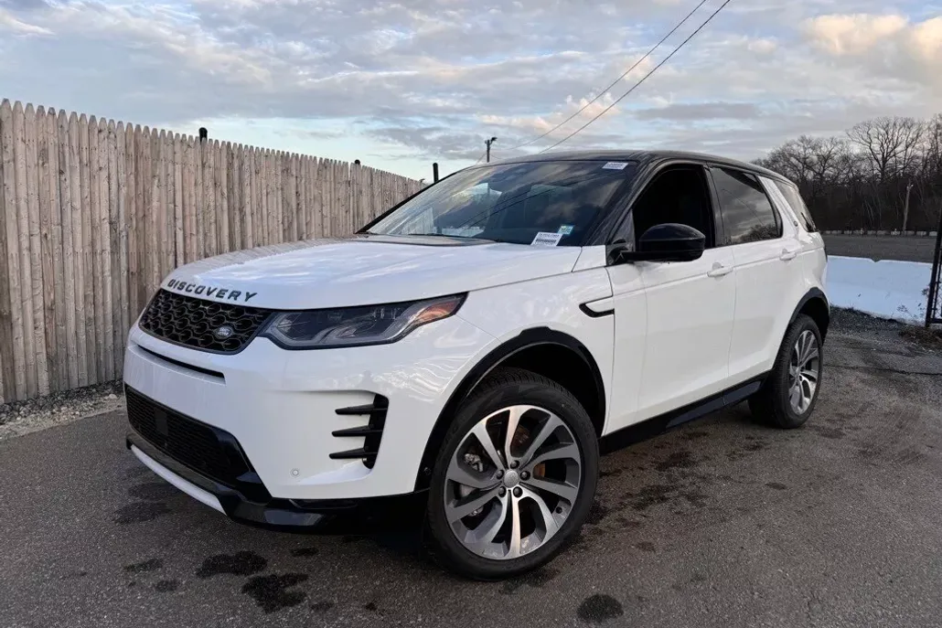 2025 Land Rover Discovery Sport Dynamic SE photo 1