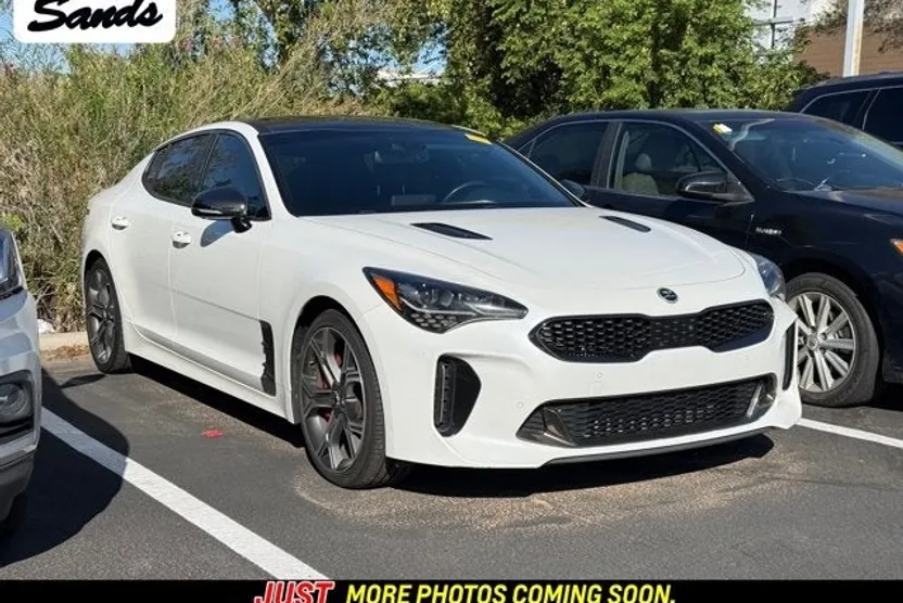 2020 Kia Stinger GT2 photo 1