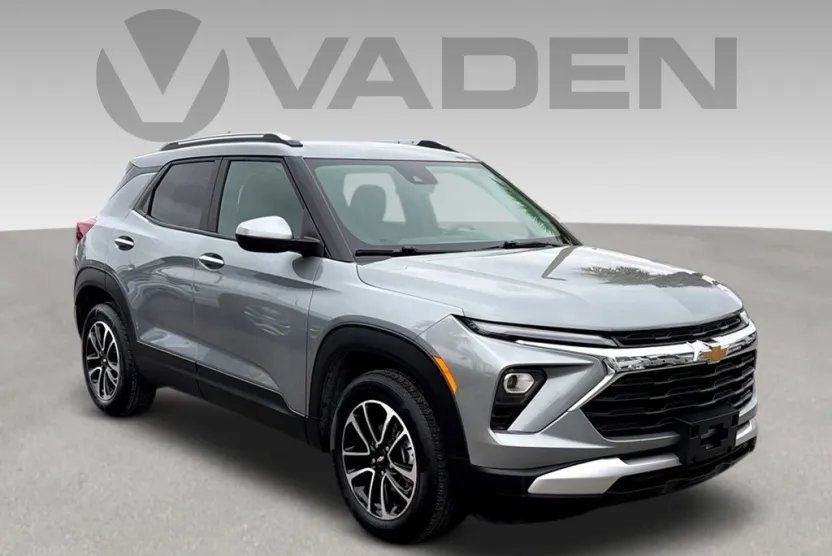 2025 Chevrolet Trailblazer LT photo 1