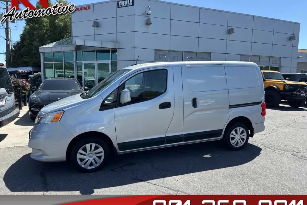 2018 Nissan NV200 SV photo 1