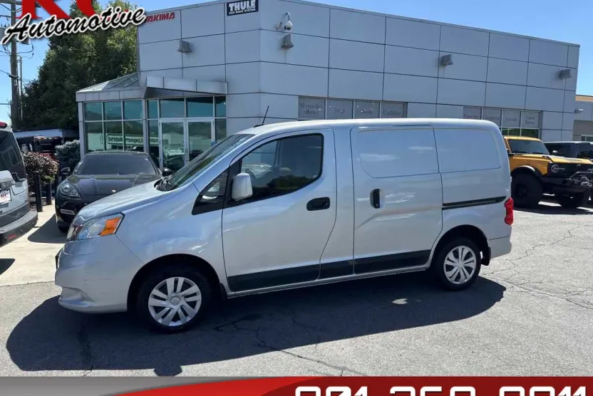 2018 Nissan NV200 SV photo 1