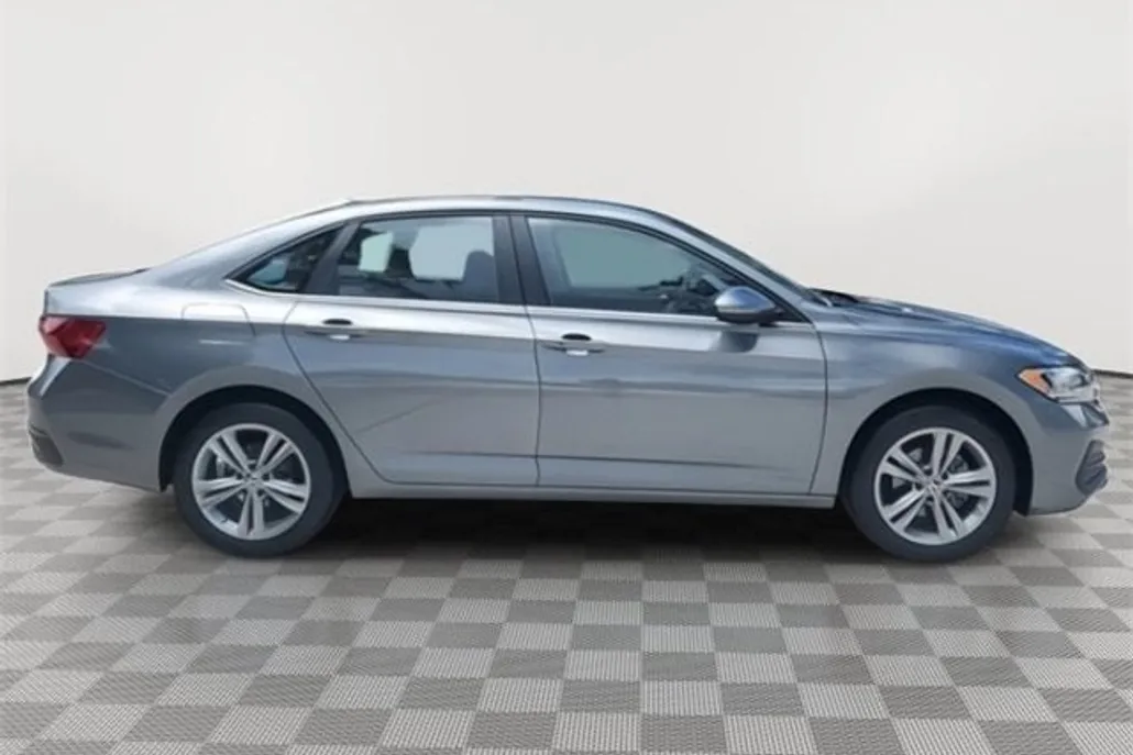 2024 Volkswagen Jetta SE photo 1