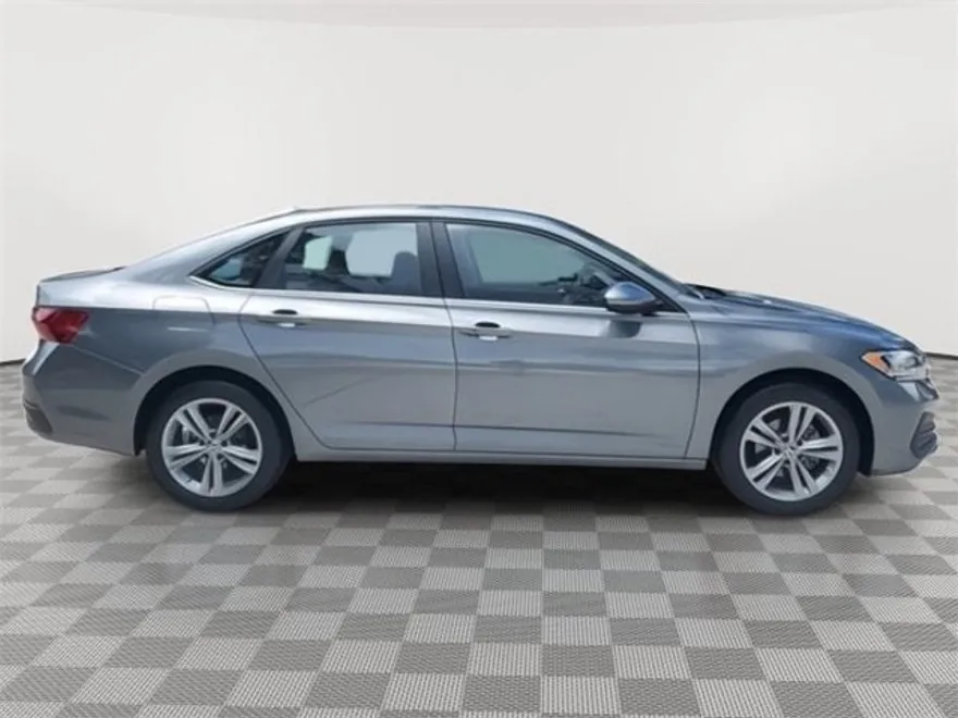 2024 Volkswagen Jetta SE photo 1