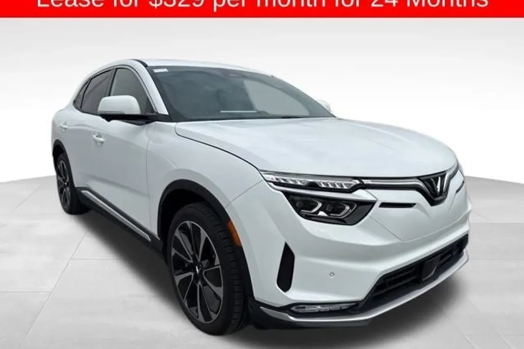 2025 Vinfast VF 8 8 photo 1