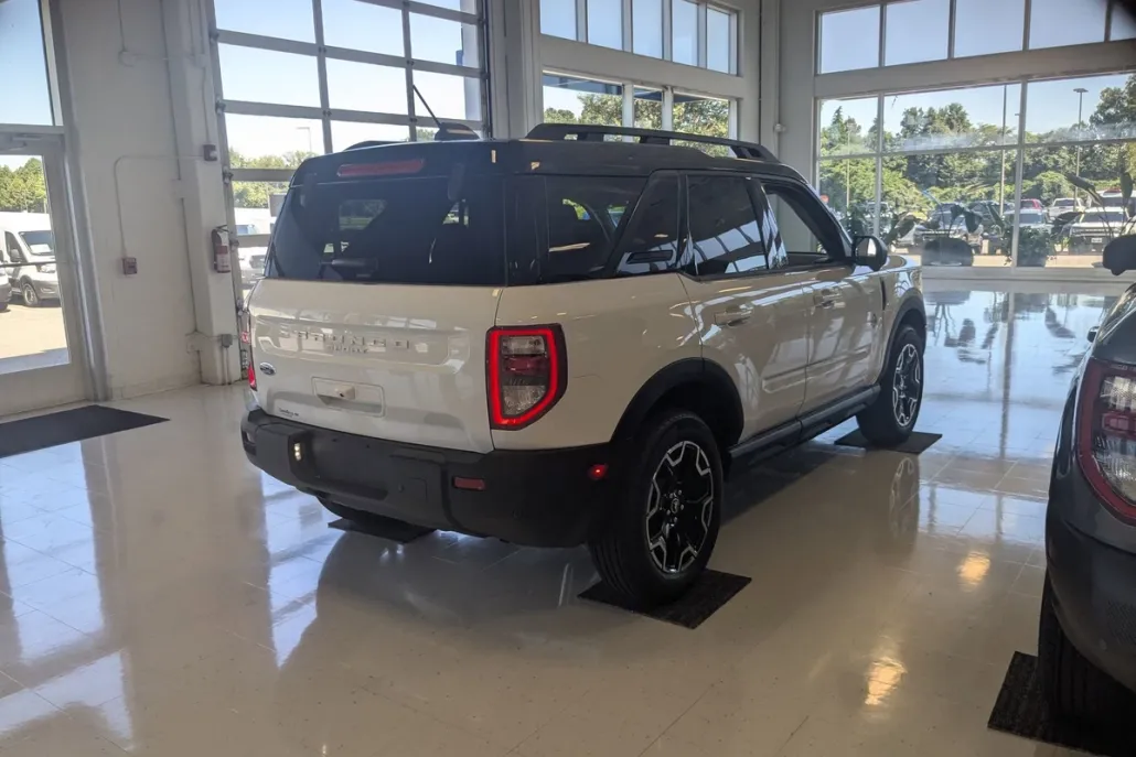 2025 Ford Bronco Sport Outer Banks photo 1