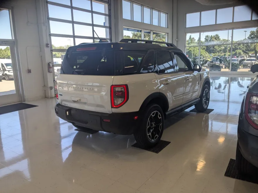 2025 Ford Bronco Sport Outer Banks photo 1
