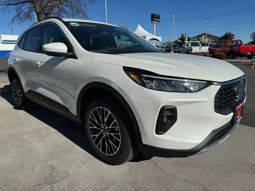 2024 Ford Escape photo 1