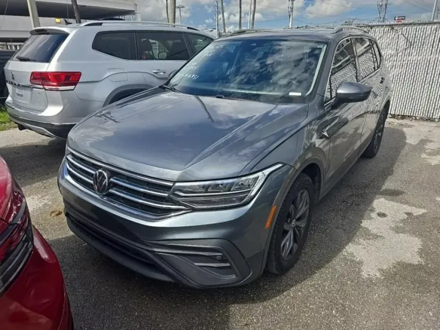 2022 Volkswagen Tiguan SE photo 1