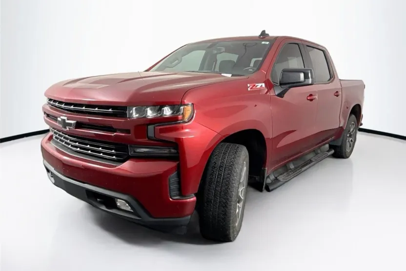 2021 Chevrolet Silverado RST photo 1