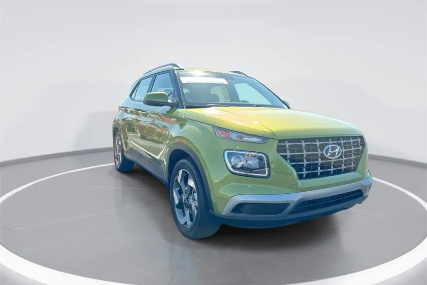 2024 Hyundai Venue SEL photo 1