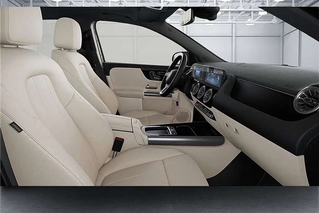 2026 Mercedes Benz GLA 250 4MATIC photo 1