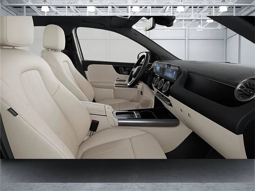 2026 Mercedes Benz GLA 250 4MATIC photo 1