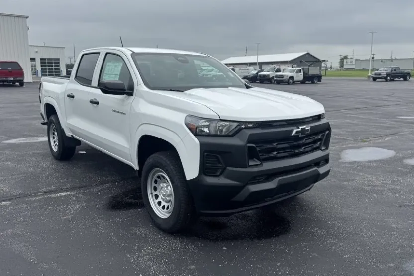 2025 Chevrolet Colorado LT photo 1