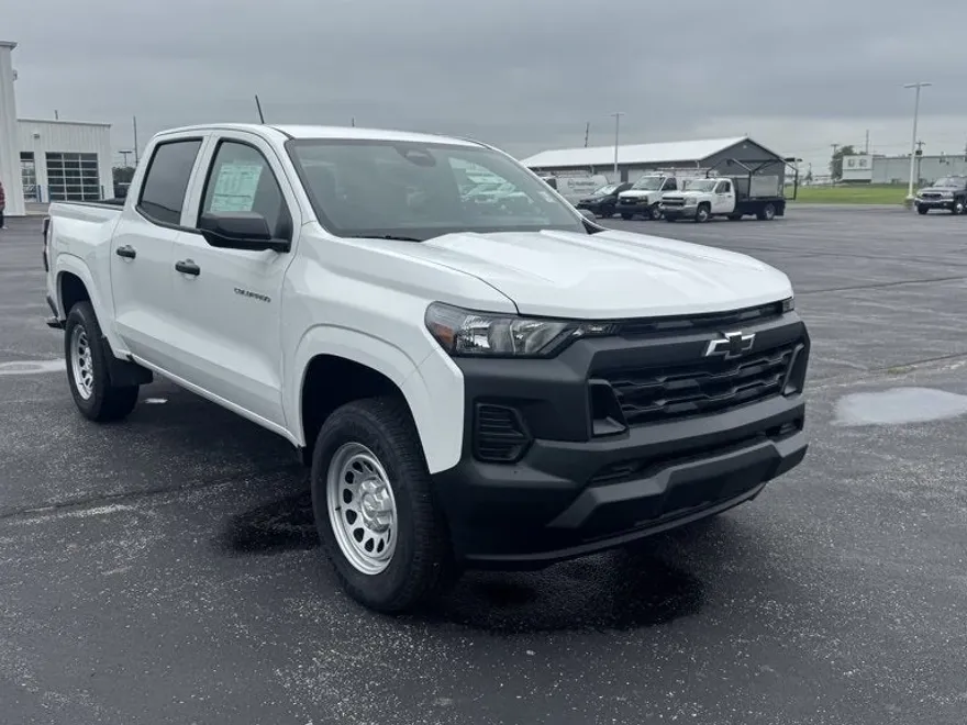 2025 Chevrolet Colorado LT photo 1