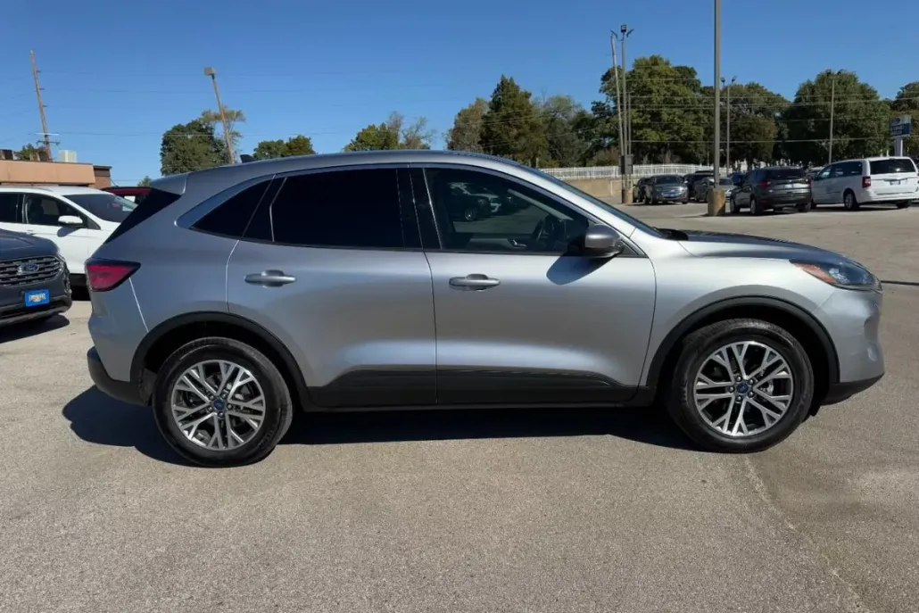 2022 Ford Escape SEL photo 1