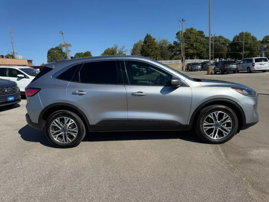 2022 Ford Escape SEL photo 1