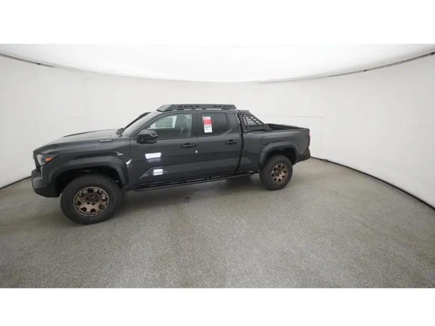 2025 Toyota Tacoma Trailhunter photo 1